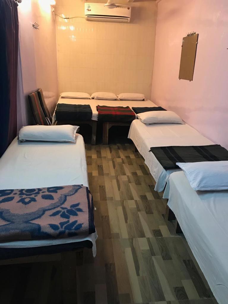 Golden Lodge Varanasi Eksteriør bilde
